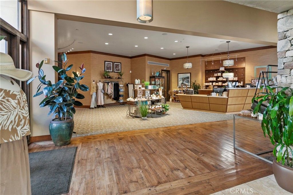 Interior, Living room, Pendant Lights, Recessed Lighting, Stone Walls, Wood Texture Flooring