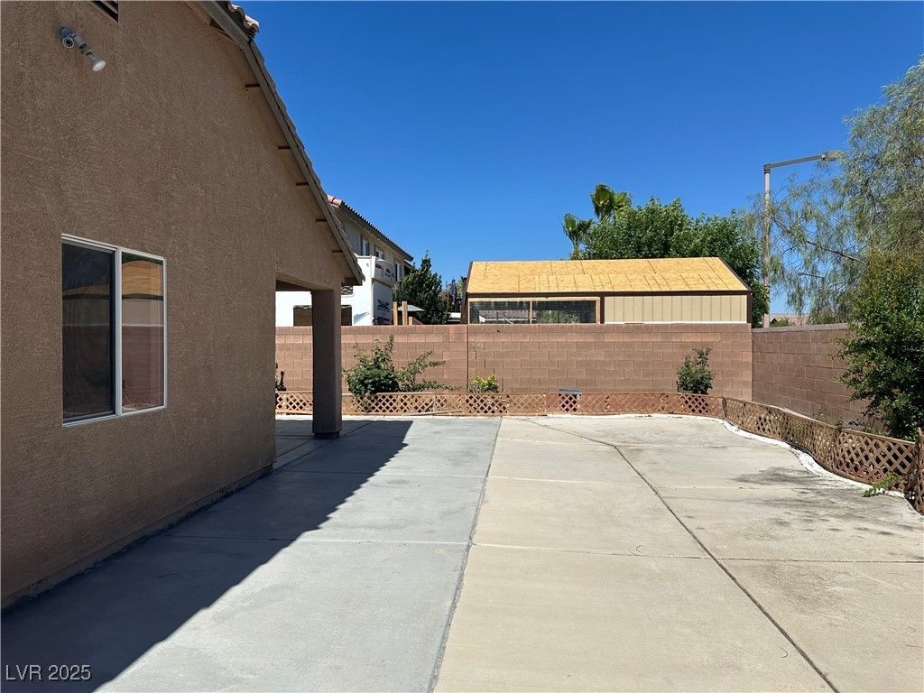 Backyard, Exterior