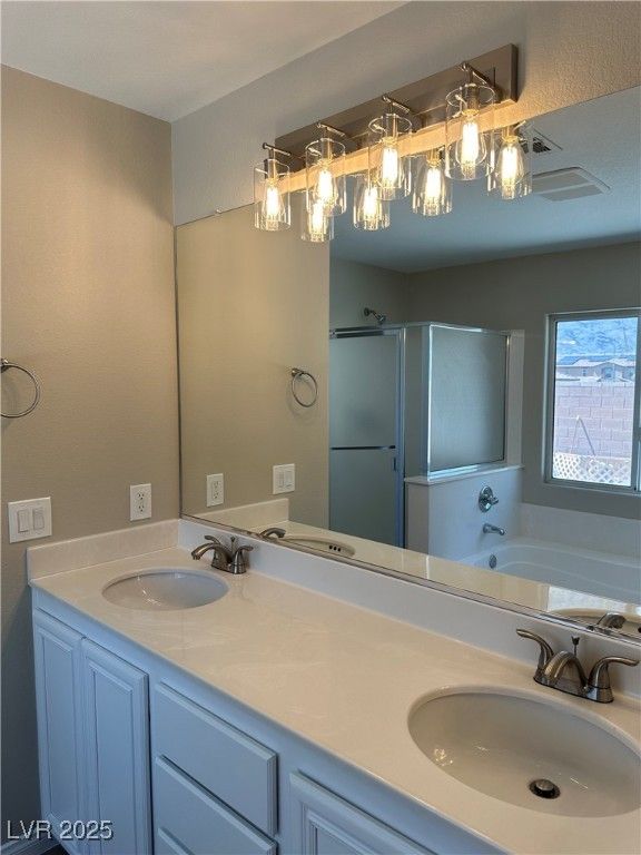 Bathroom, Dual Sink Vanities, Interior