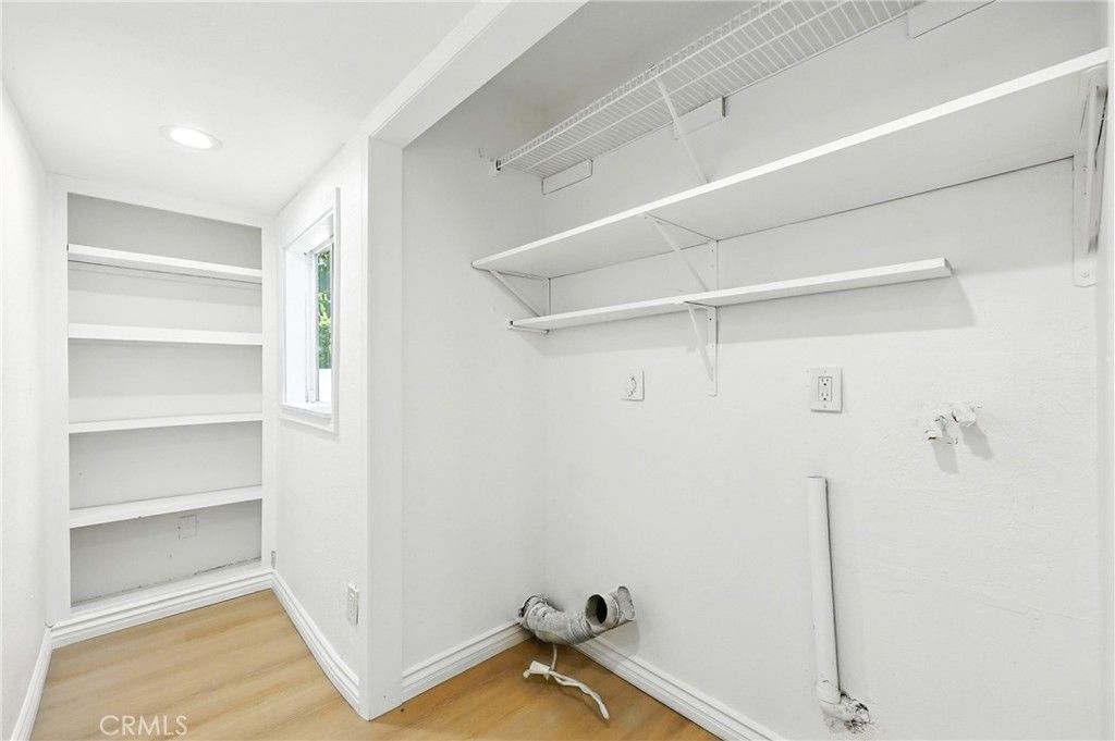 Interior, Recessed Lighting, Walk-in Closets, Wood Texture Flooring