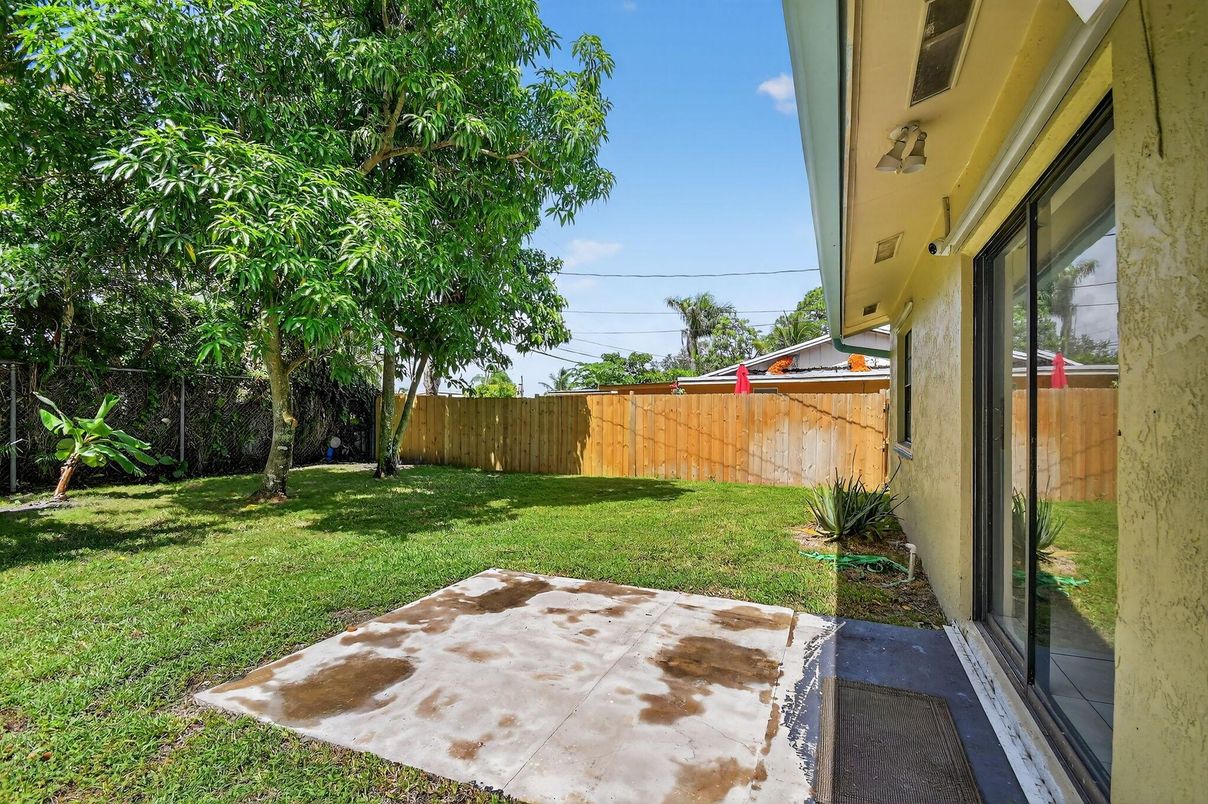 Backyard, Exterior