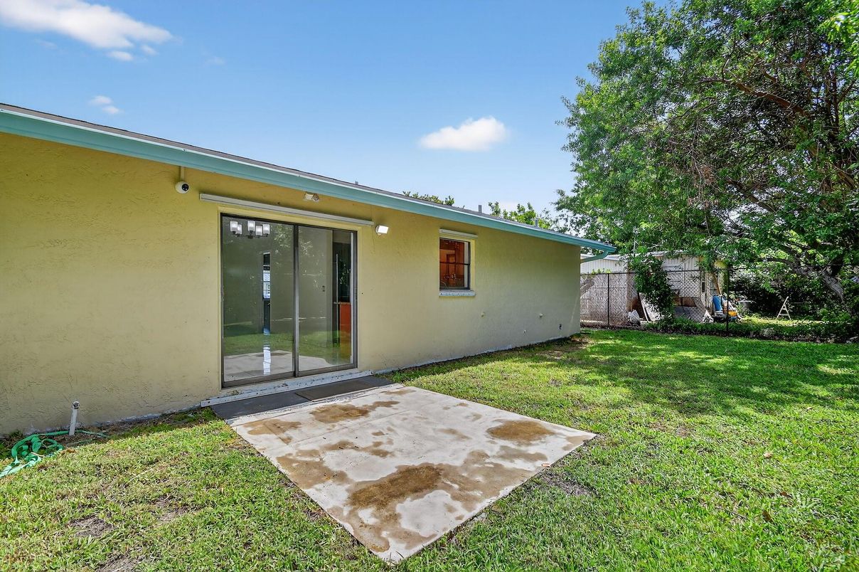 Backyard, Exterior