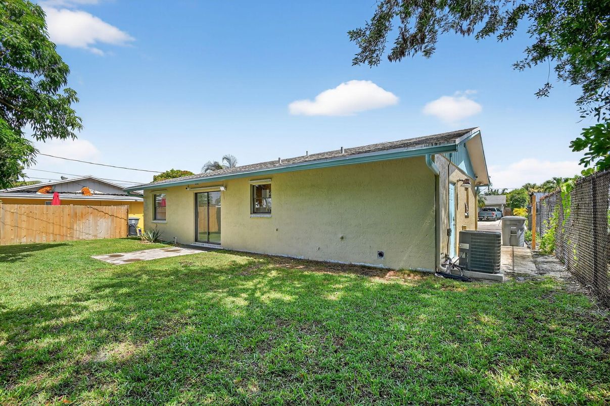 Backyard, Exterior
