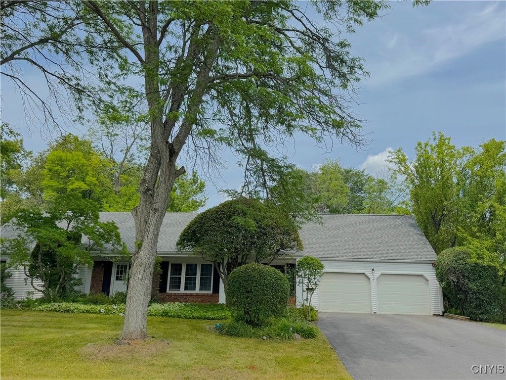 Attached, Exterior, Facade, Cape Cod