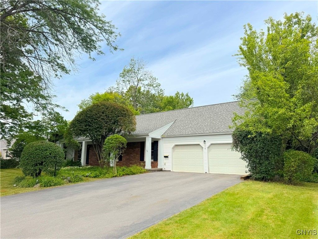 Attached, Exterior, Facade, Brick Facade, Ranch