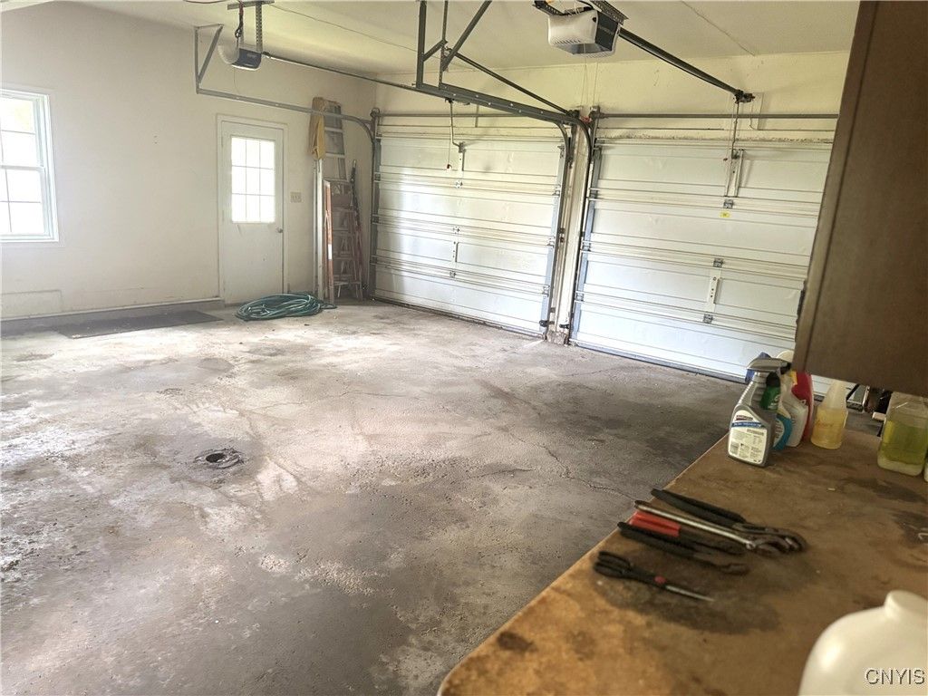 Garage, Interior