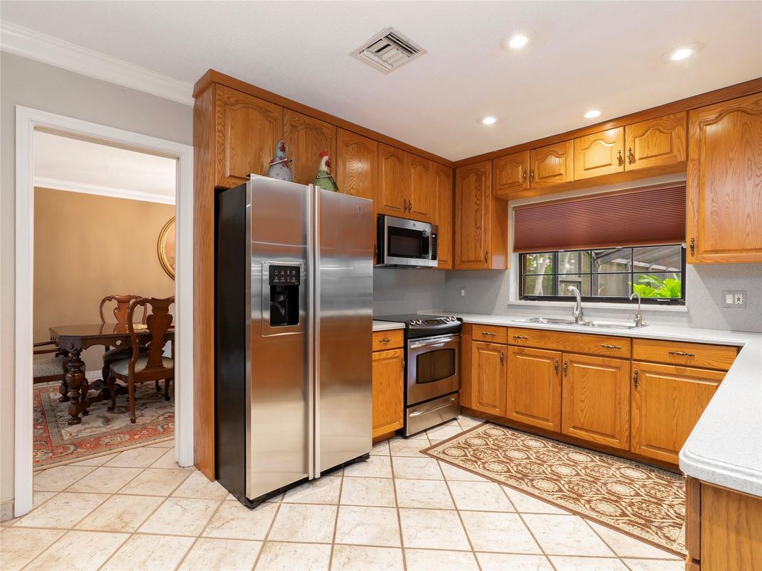 Dining room, Interior, Kitchen, Recessed Lighting, Stainless Steel Appliances