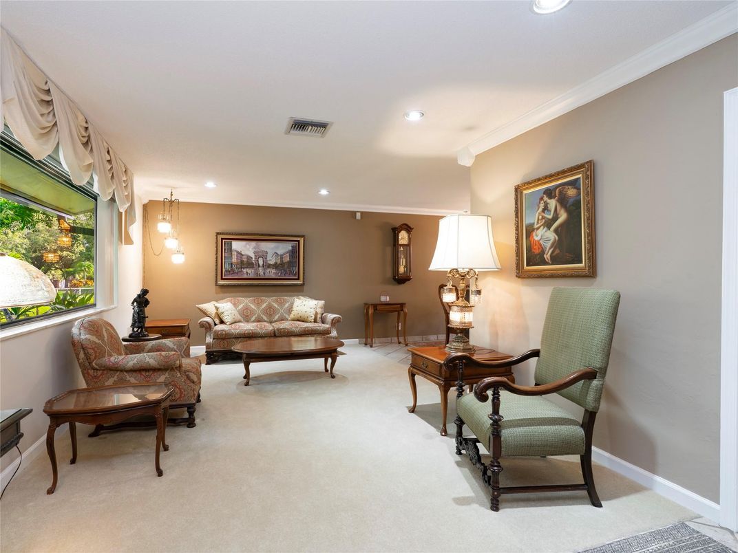 Interior, Living room, Pendant Lights, Recessed Lighting