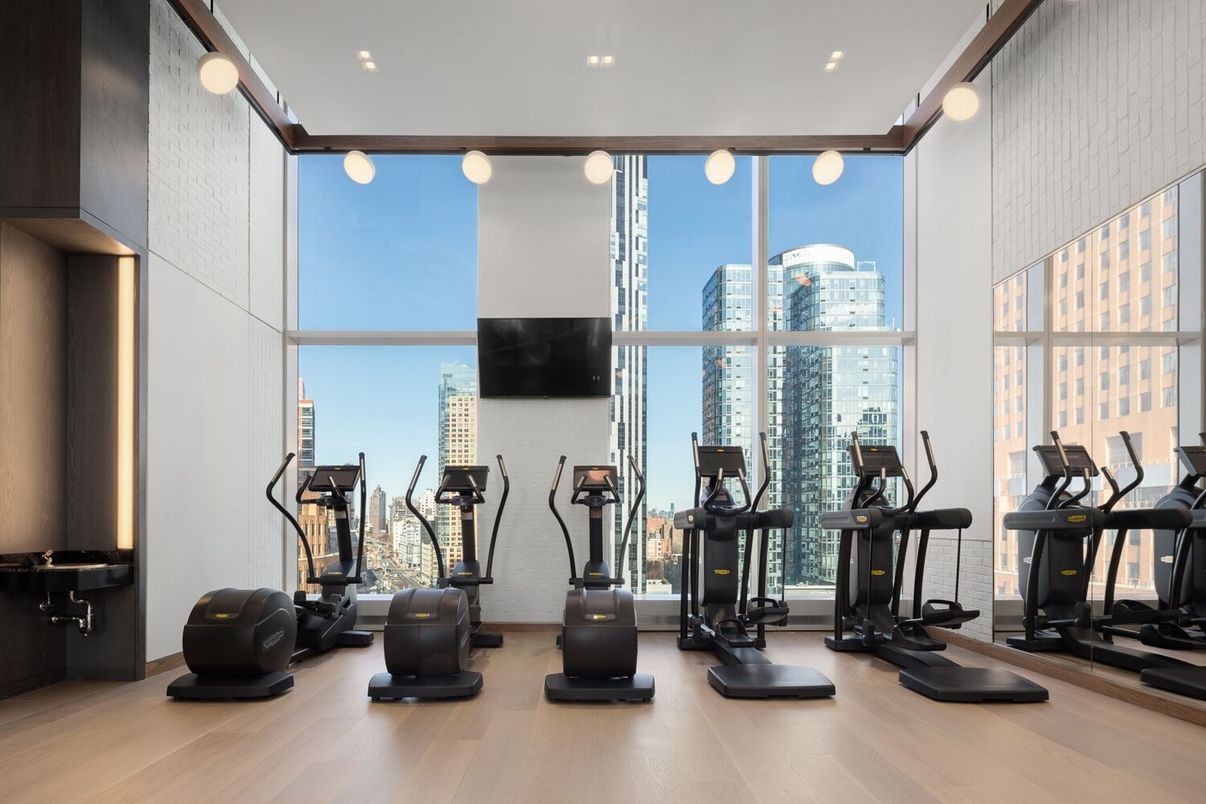 Fitness Equipment, Interior, Recessed Lighting, Wood Texture Flooring