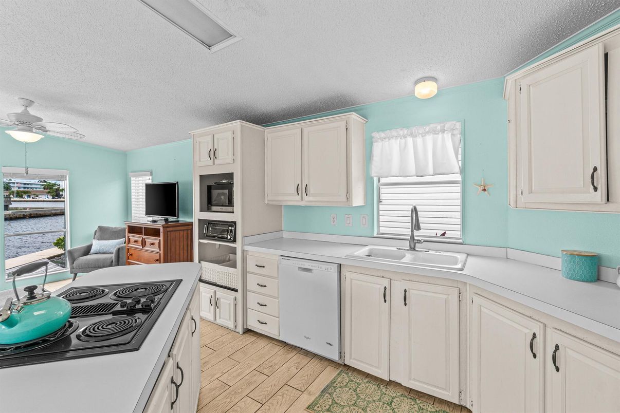 Interior, Kitchen, Water, Wood Texture Flooring