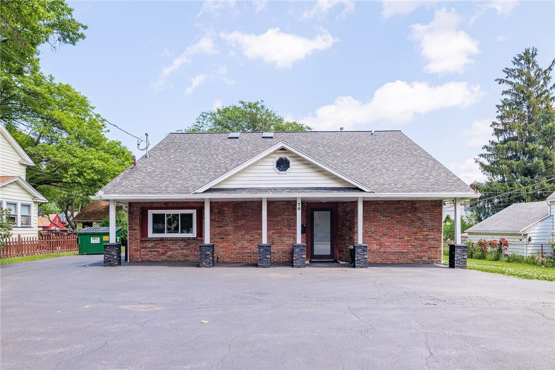 Exterior, Facade, Brick Facade, Cape Cod