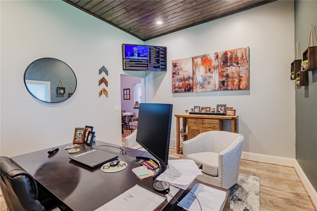 Home Office, Interior, Recessed Lighting, Wood Texture Flooring