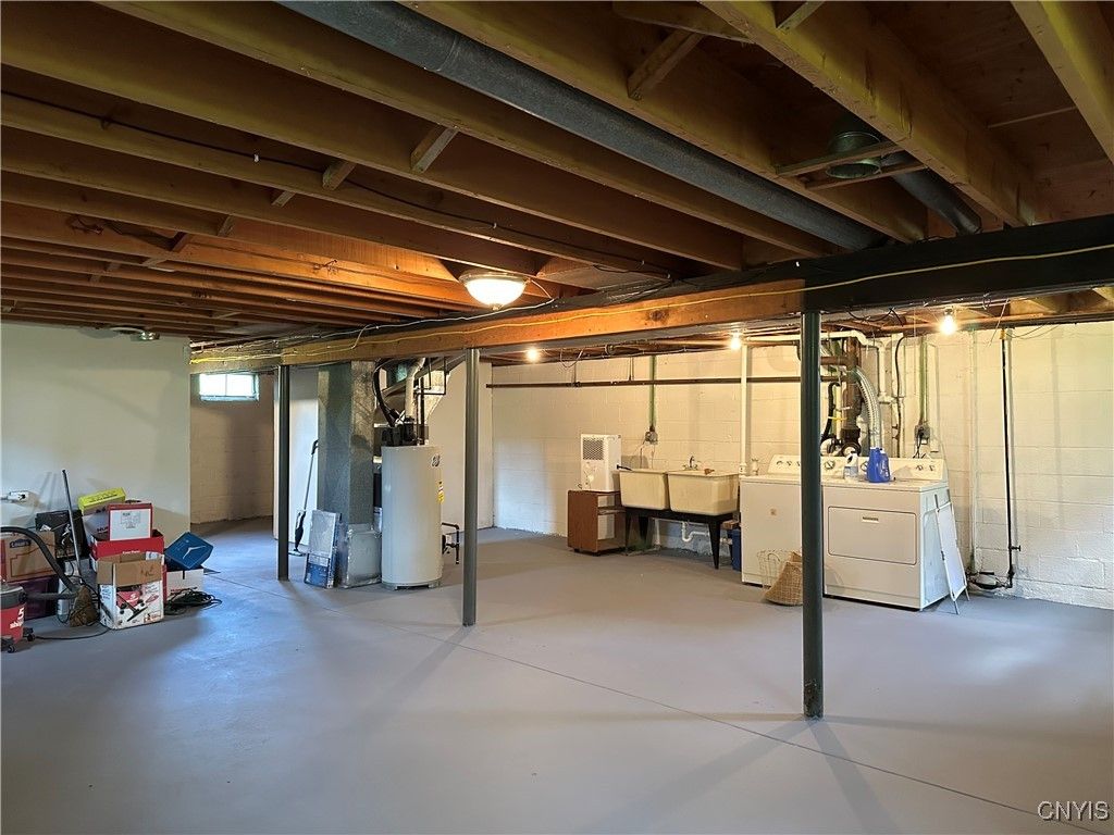 Interior, Washer, Wooden Beams
