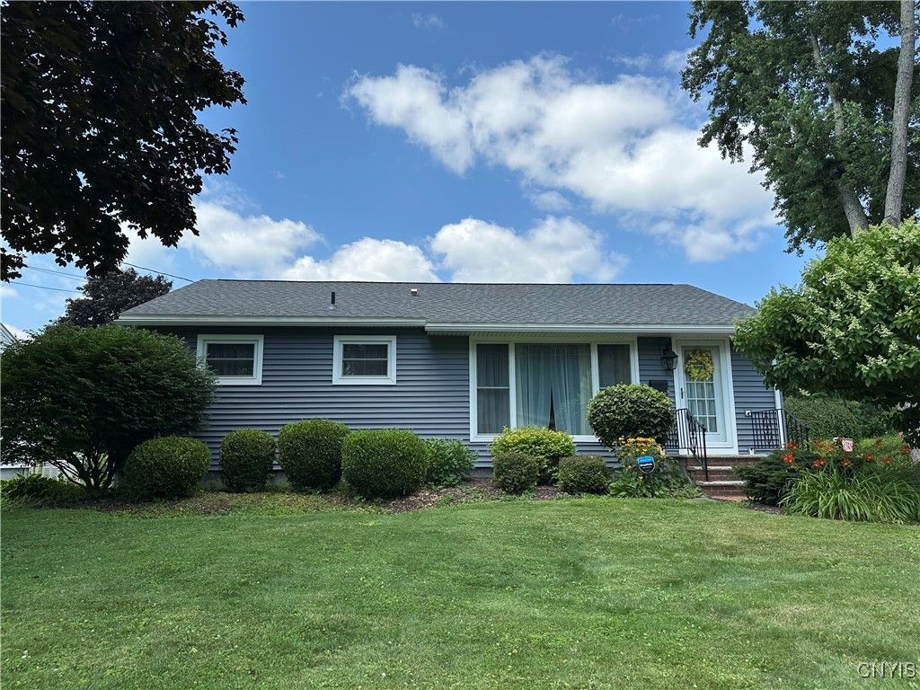 Backyard, Exterior, Facade, Ranch