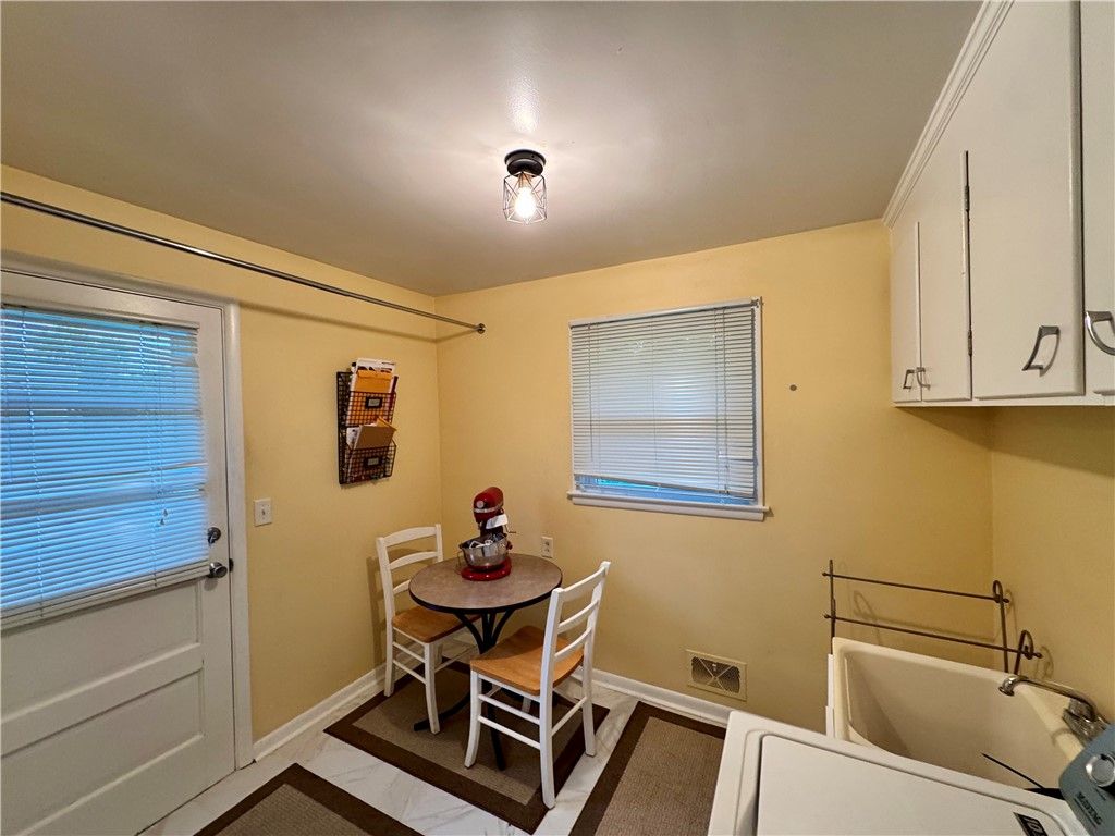 Dining room, Interior