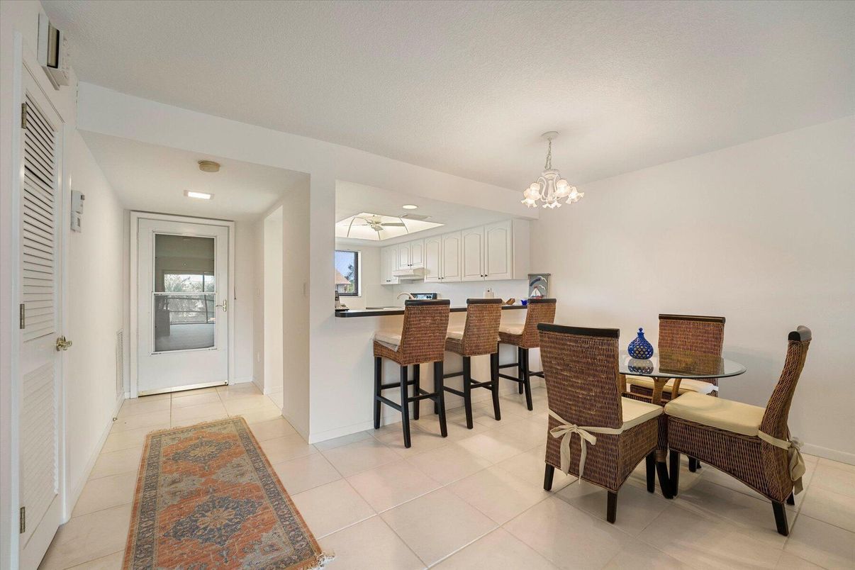 Chandelier, Dining room, Interior, Kitchen, Recessed Lighting