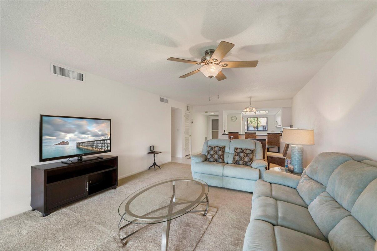Chandelier, Dining room, Interior, Living room