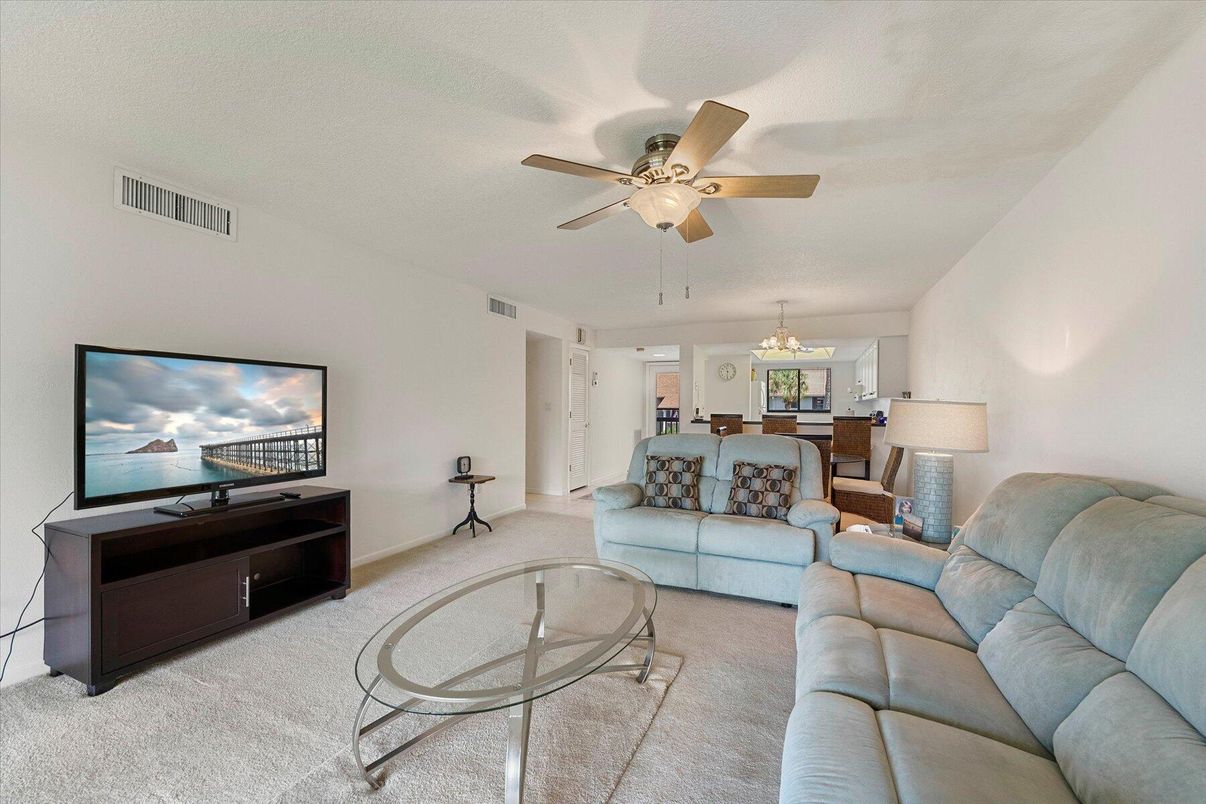 Chandelier, Dining room, Interior, Living room