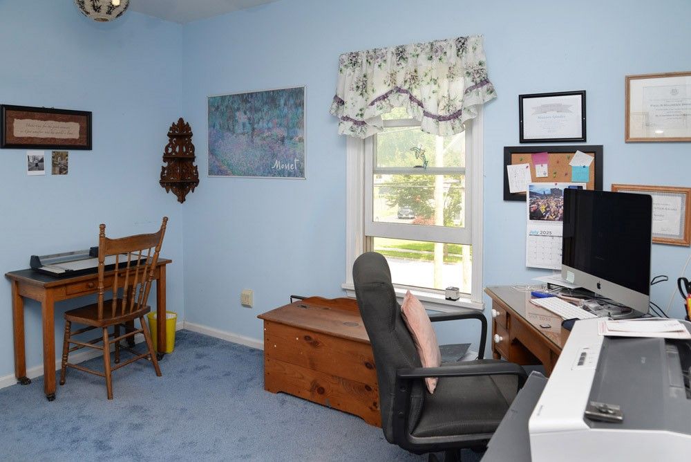 Home Office, Interior