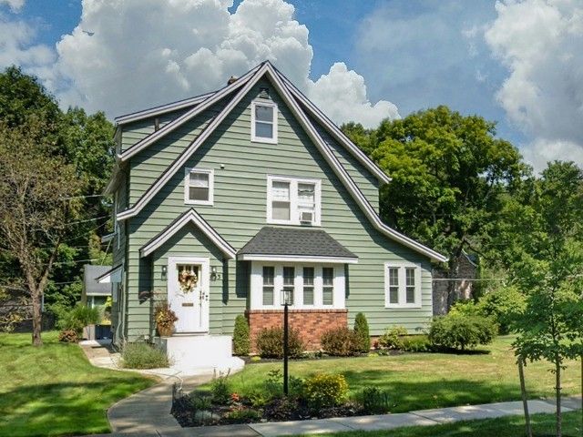 Exterior, Facade, Queen Anne Victorian