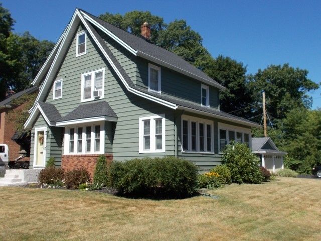 Exterior, Facade, Queen Anne Victorian