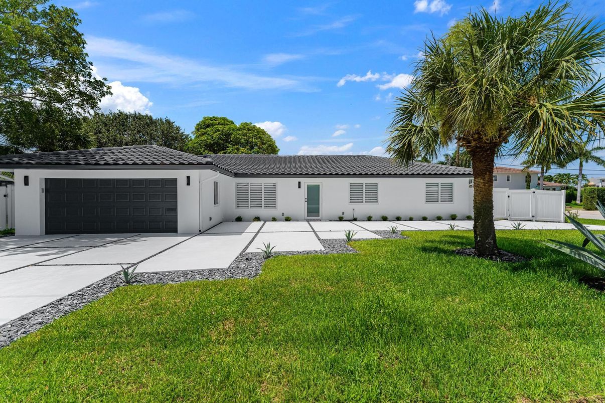 Attached, Backyard, Exterior, Facade, Ranch