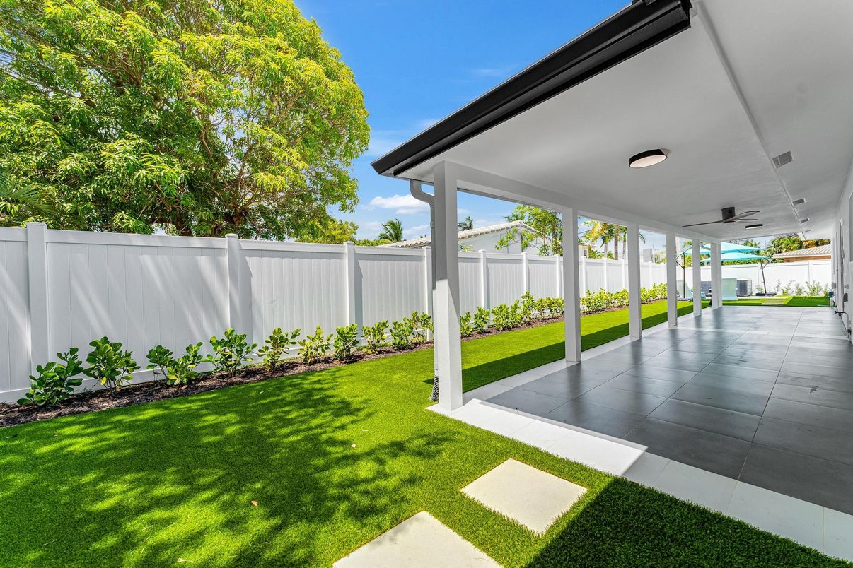 Backyard, Exterior