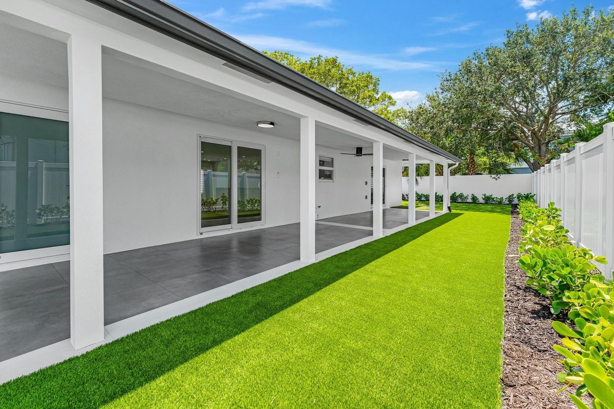 Backyard, Exterior