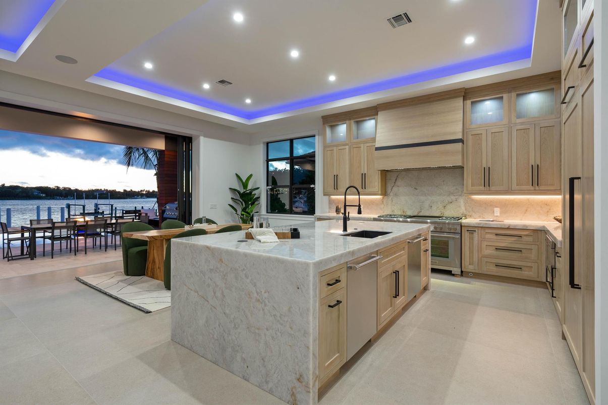 Dining room, Interior, Kitchen, Recessed Lighting, Stainless Steel Appliances, Water