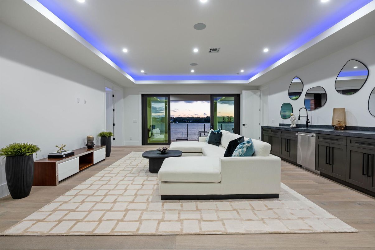 Interior, Living room, Recessed Lighting, Water, Wood Texture Flooring