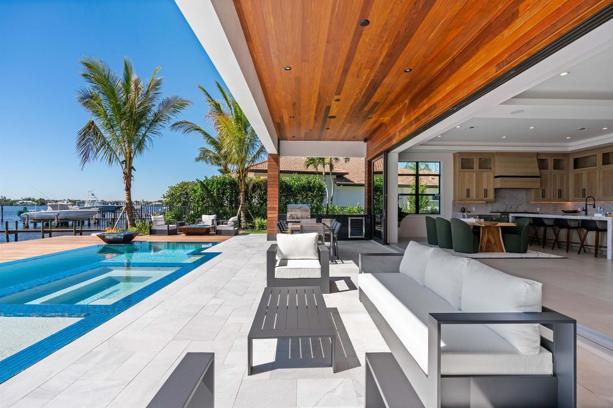 Exterior, Pool, Water