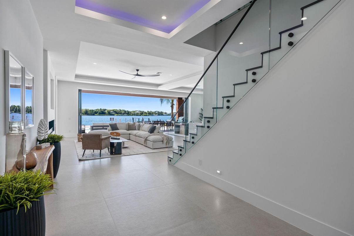 Interior, Living room, Recessed Lighting, Water