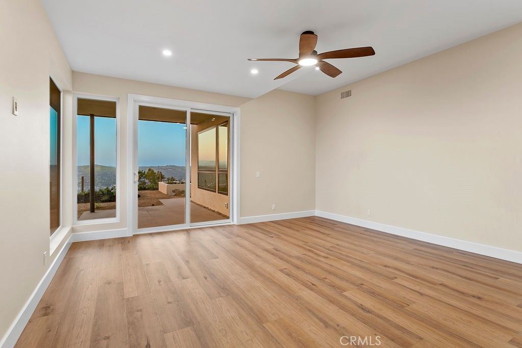 Empty room, Interior, Recessed Lighting, Water, Wood Texture Flooring