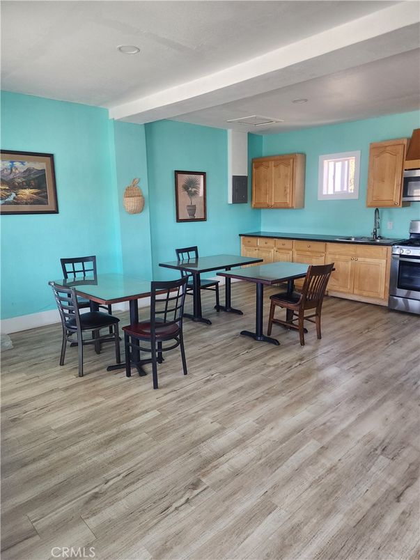 Dining room, Interior, Kitchen, Recessed Lighting, Wood Texture Flooring
