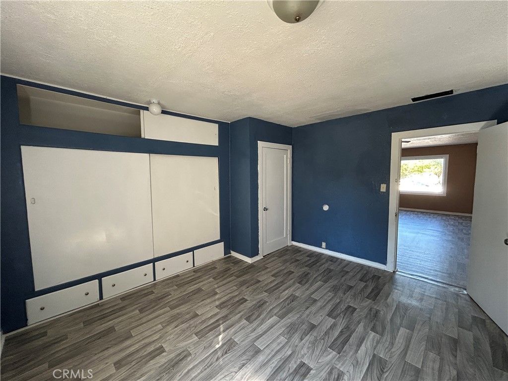 Empty room, Interior, Projection Screen, Wood Texture Flooring