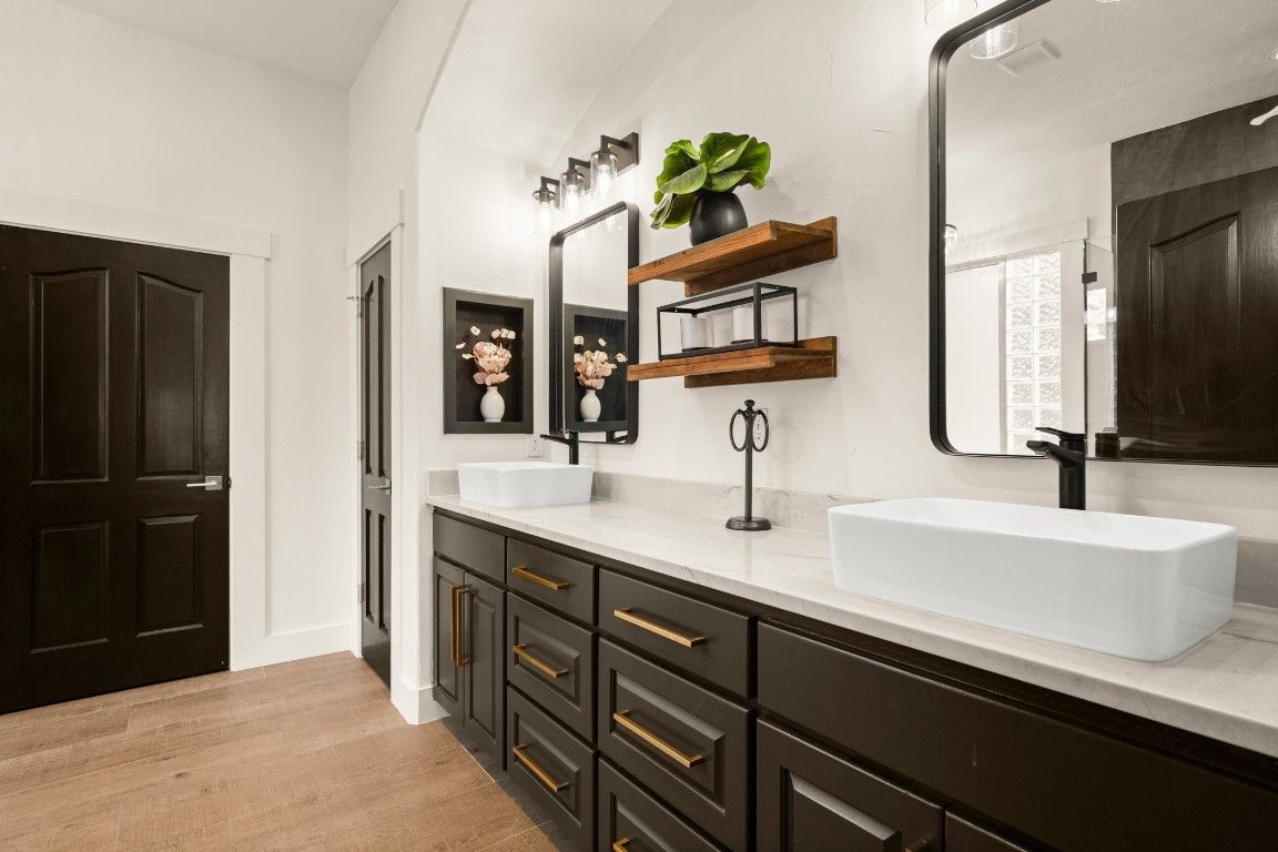 Bathroom, Dual Sink Vanities, Interior, Wood Texture Flooring