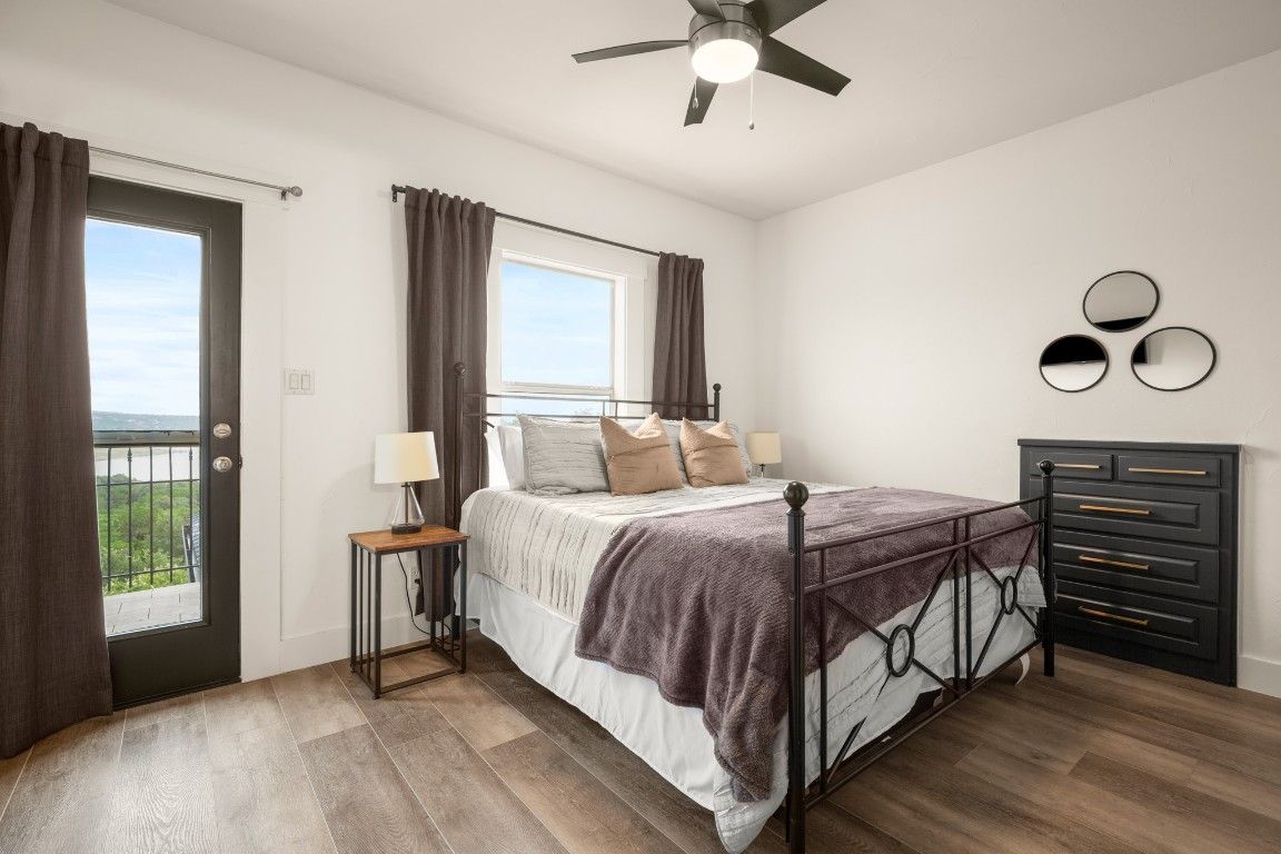 Bedroom, Interior, Water, Wood Texture Flooring