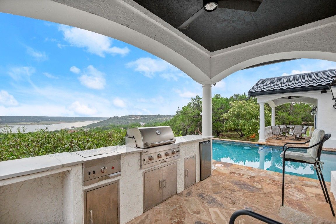 Exterior, Pool, Water