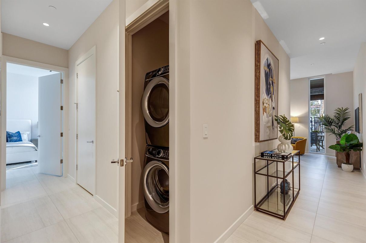 Bedroom, Interior, Recessed Lighting, Utility Closets, Washer