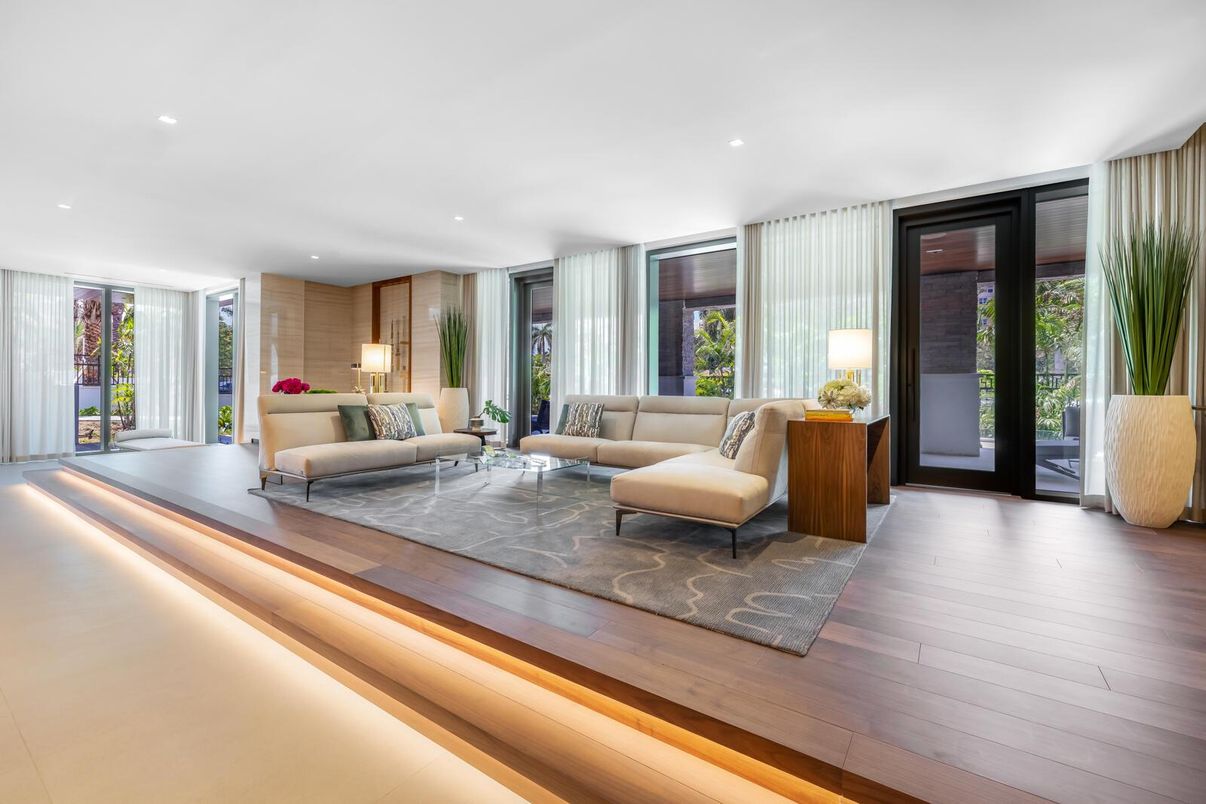 Interior, Living room, Recessed Lighting, Wood Texture Flooring