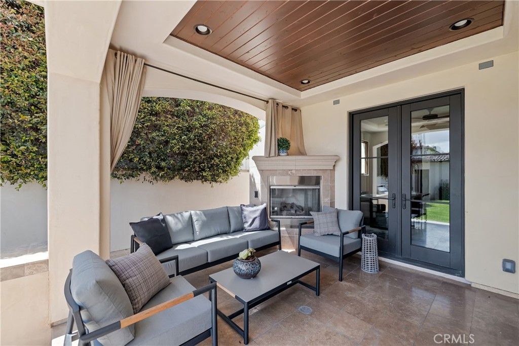 Exterior, Fireplace, Living room, Recessed Lighting