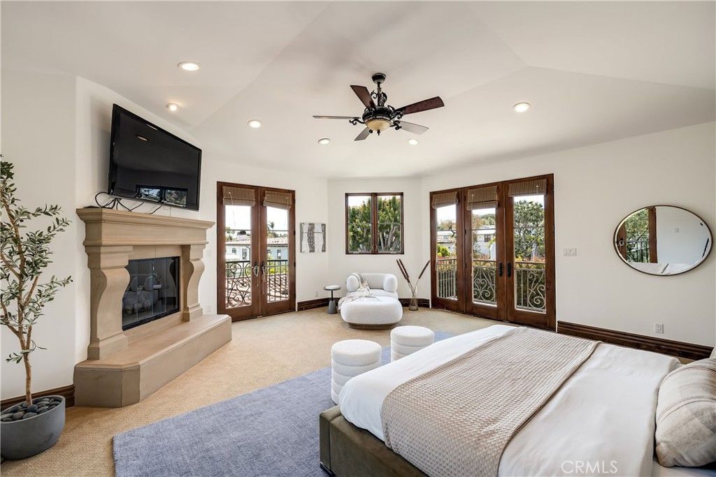 Bedroom, Fireplace, Interior, Recessed Lighting