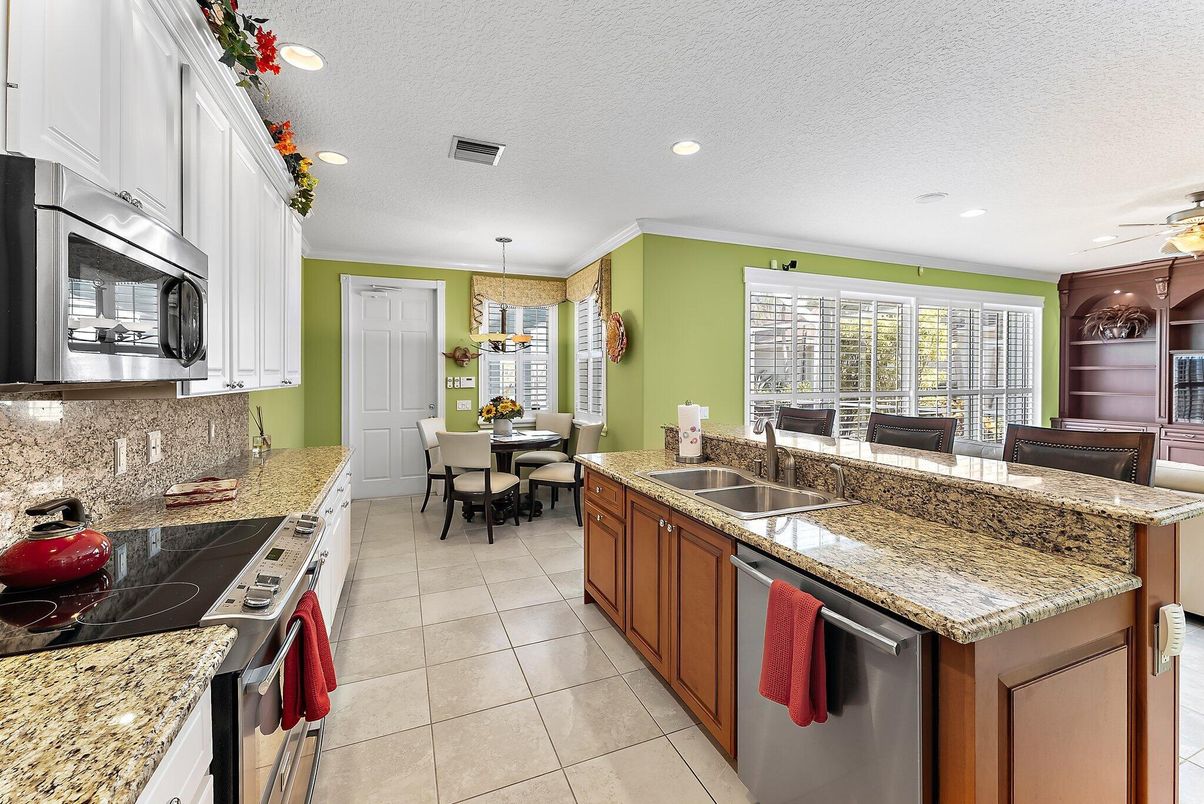 Chandelier, Dining room, Interior, Kitchen, Recessed Lighting