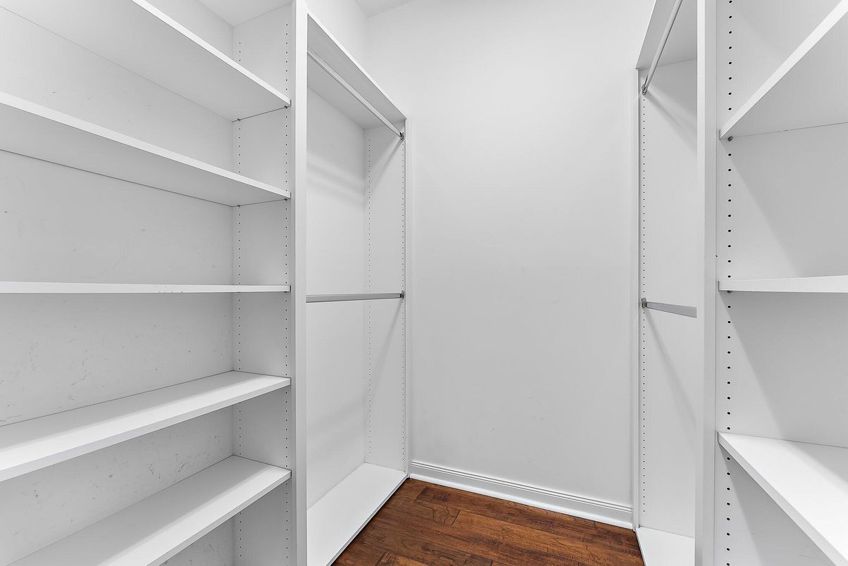 Interior, Walk-in Closets, Wood Texture Flooring
