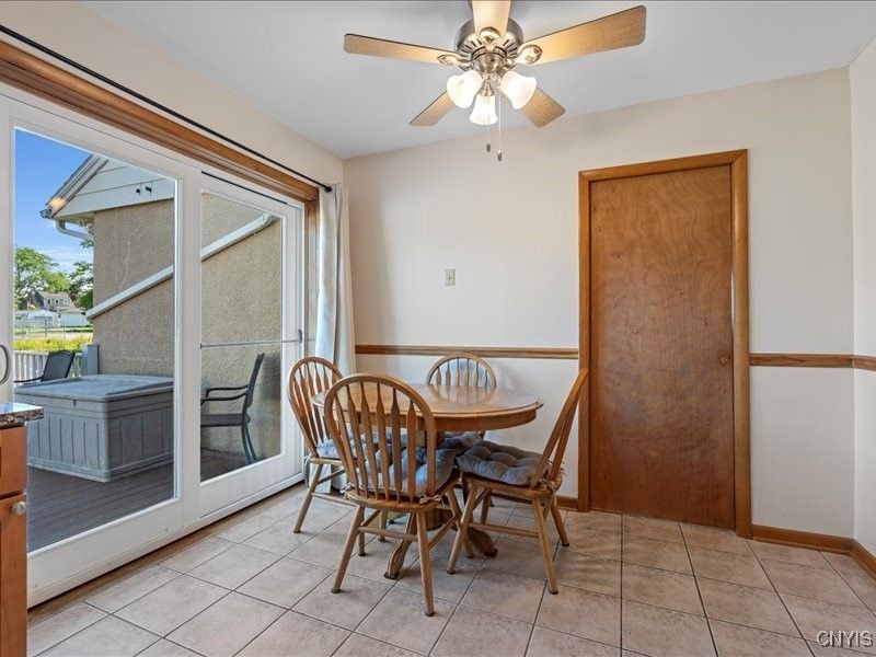 Dining room, Interior