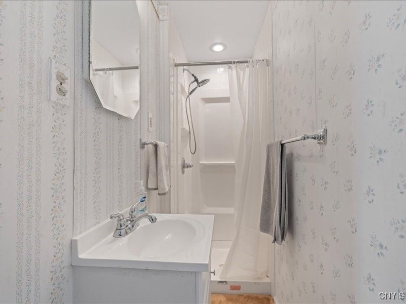 Bathroom, Interior, Recessed Lighting