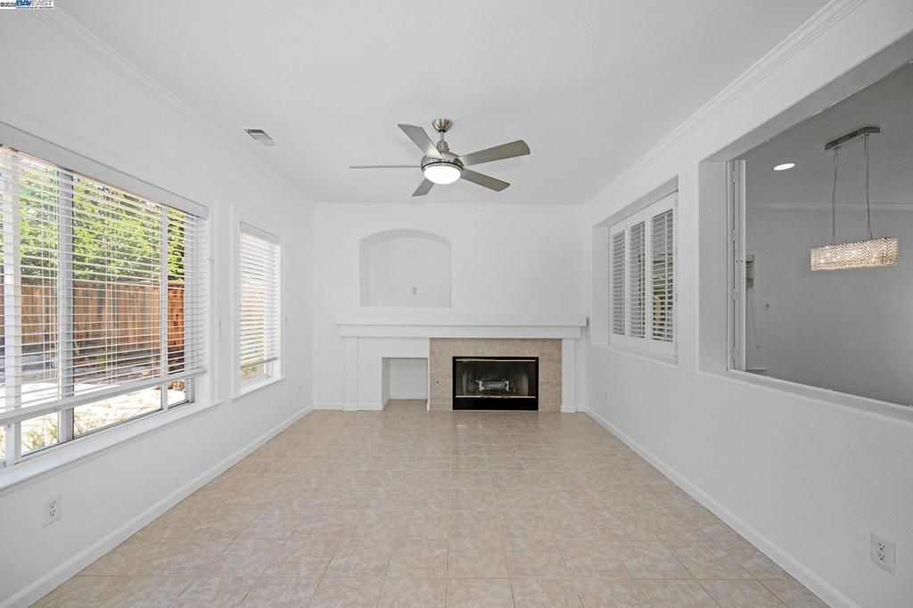 Empty room, Fireplace, Interior, Pendant Lights, Recessed Lighting
