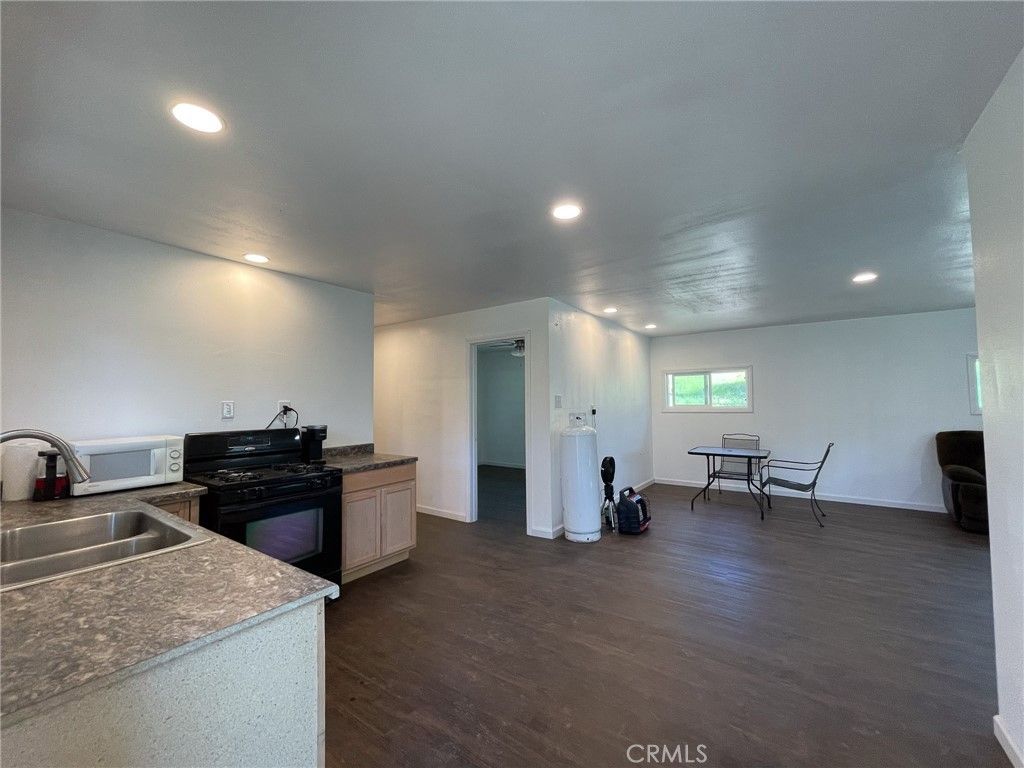 Dining room, Interior, Kitchen, Recessed Lighting, Wood Texture Flooring