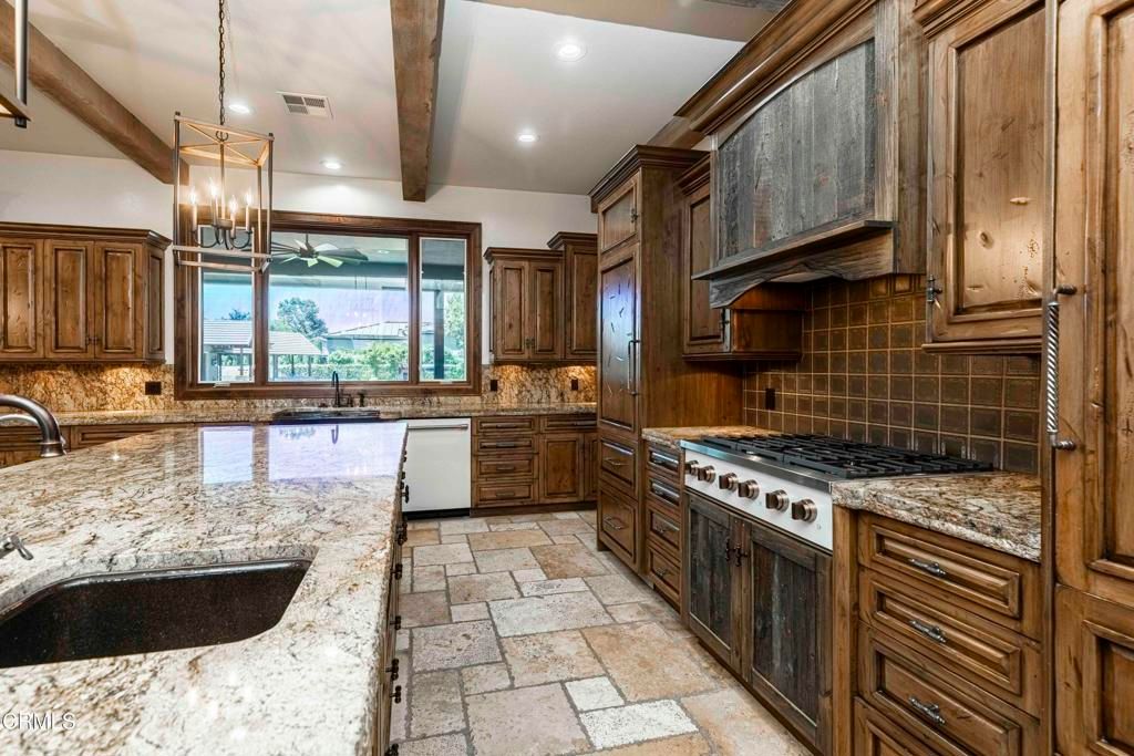 Interior, Kitchen, Pendant Lights, Recessed Lighting, Wooden Beams