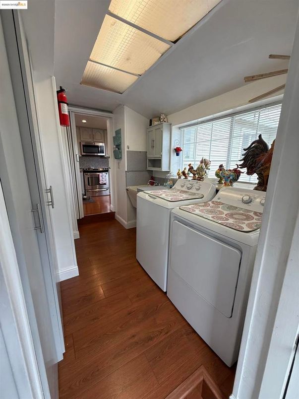 Interior, Kitchen, Utility Closets, Washer, Wood Texture Flooring